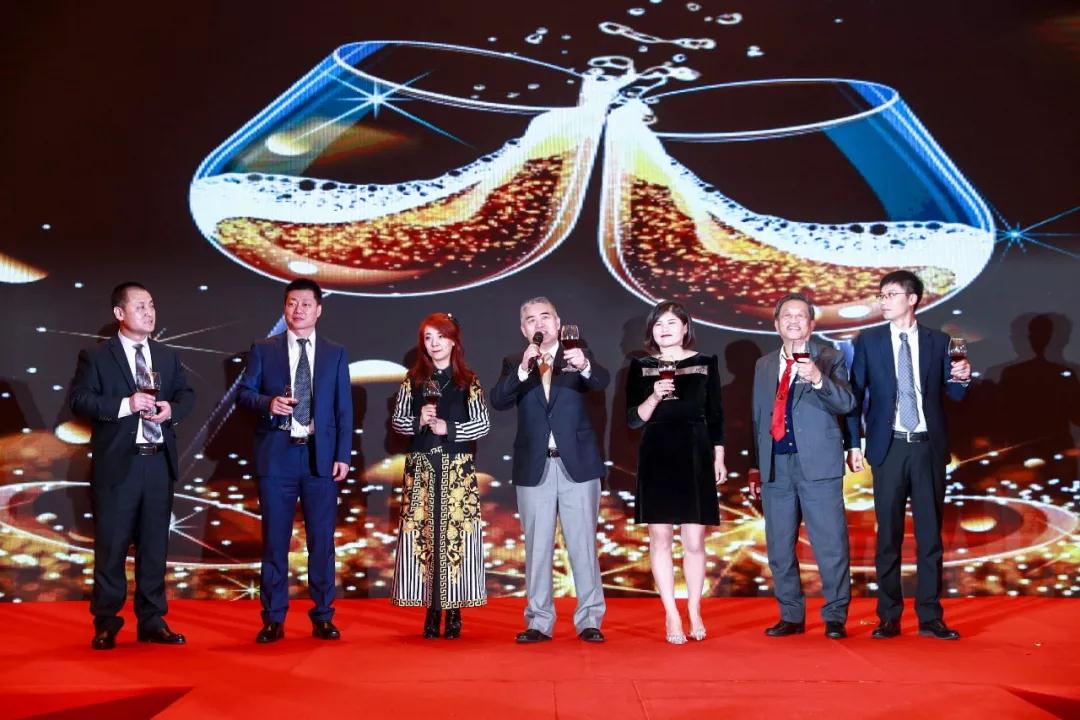 熱烈慶祝“變革創(chuàng)新 揚帆未來”北京中成康富2019年合伙人年會勝利召開 熱烈慶祝“變革創(chuàng)新 揚帆未來”北京中成康富2019年合伙人年會勝利召開