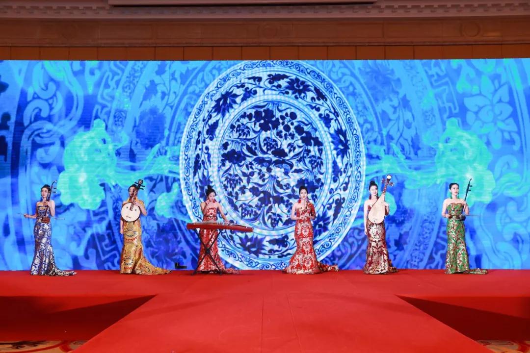 熱烈慶祝“變革創(chuàng)新 揚帆未來”北京中成康富2019年合伙人年會勝利召開 熱烈慶祝“變革創(chuàng)新 揚帆未來”北京中成康富2019年合伙人年會勝利召開