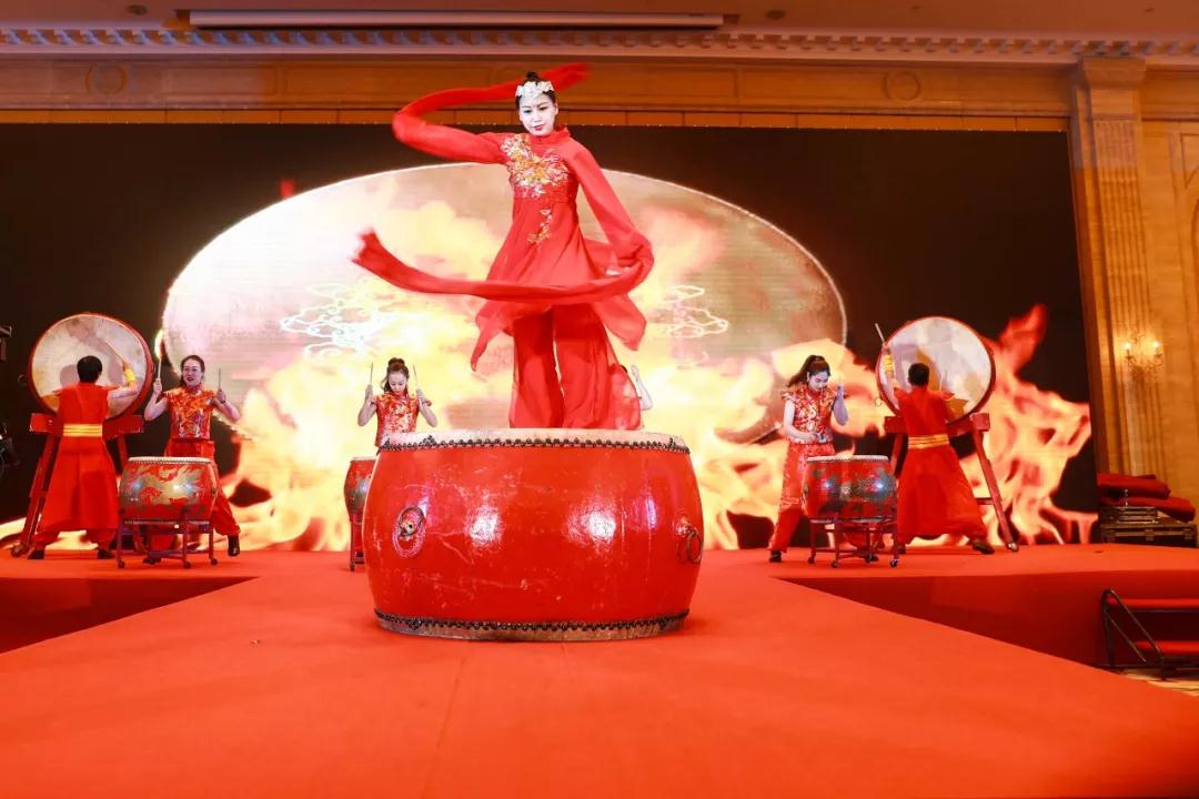 熱烈慶祝“變革創(chuàng)新 揚帆未來”北京中成康富2019年合伙人年會勝利召開 熱烈慶祝“變革創(chuàng)新 揚帆未來”北京中成康富2019年合伙人年會勝利召開